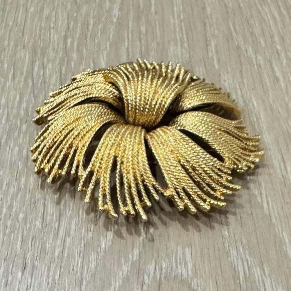 Monet Gold Swirl Brooch